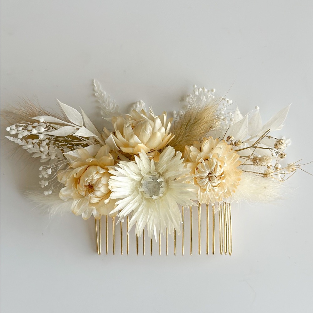 Elegant Cream Floral Hair Comb